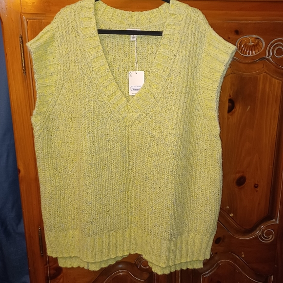 Plus size a.n.a sleeveless sweater pull over vest. Womens 1X. - Picture 1 of 6